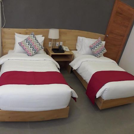 Bay'S Inn Балер Екстериор снимка