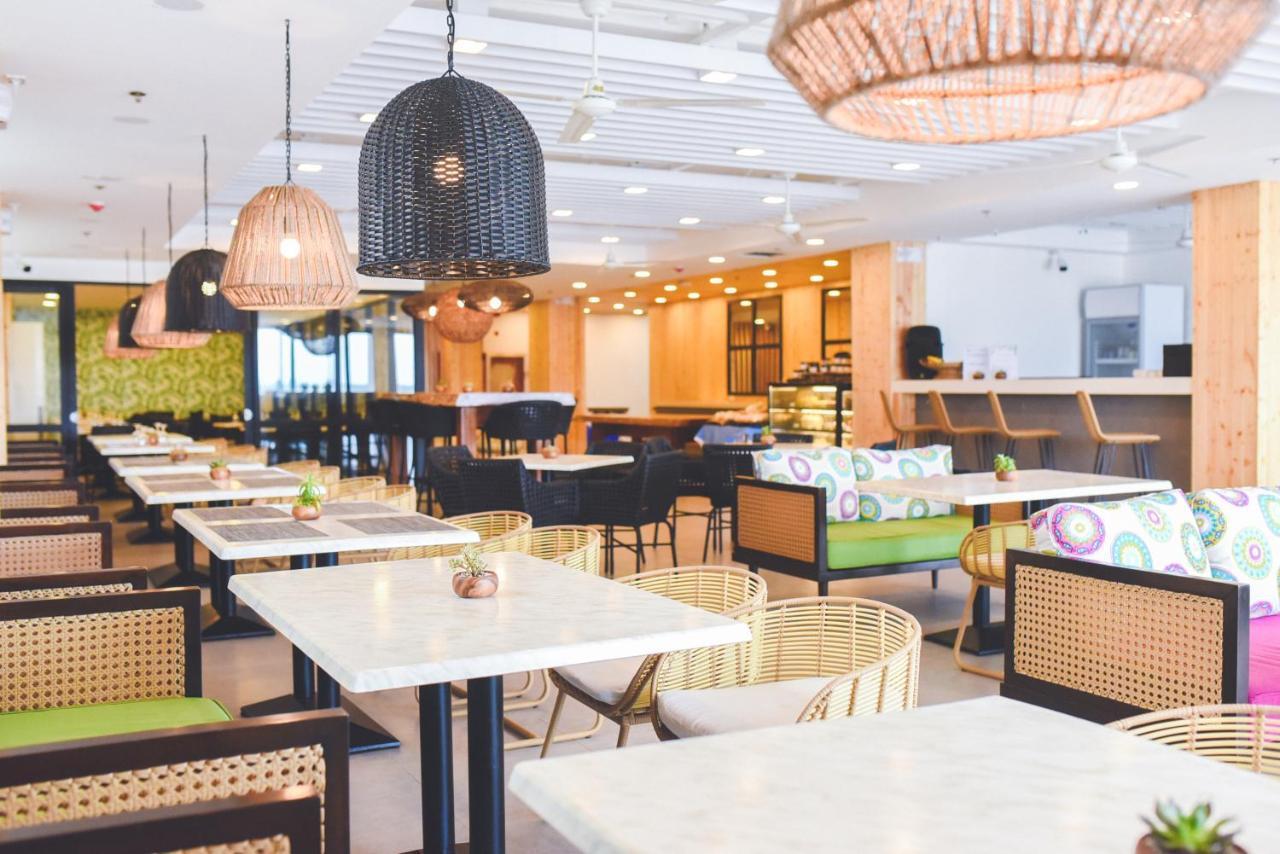 Bay'S Inn Балер Екстериор снимка