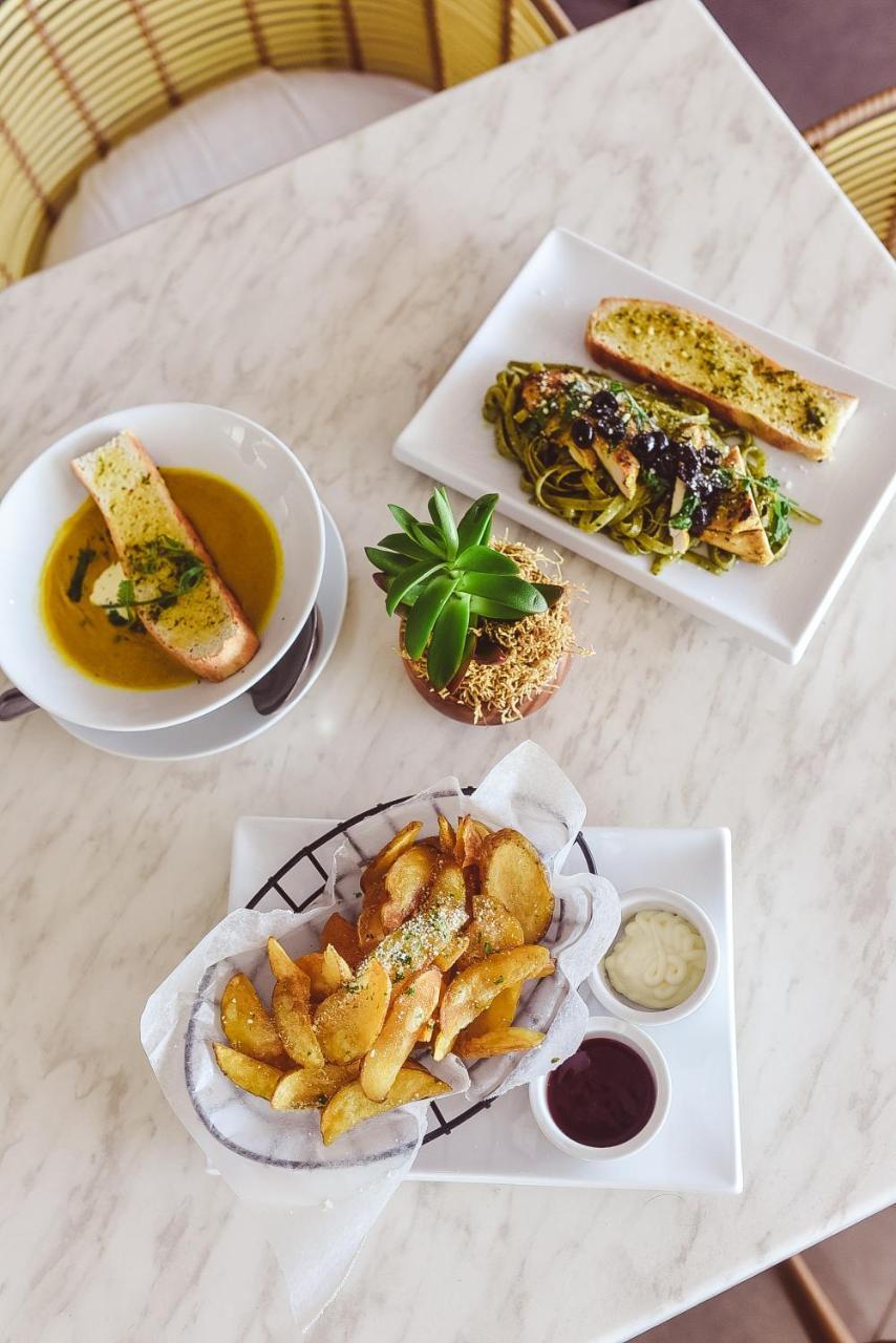 Bay'S Inn Балер Екстериор снимка